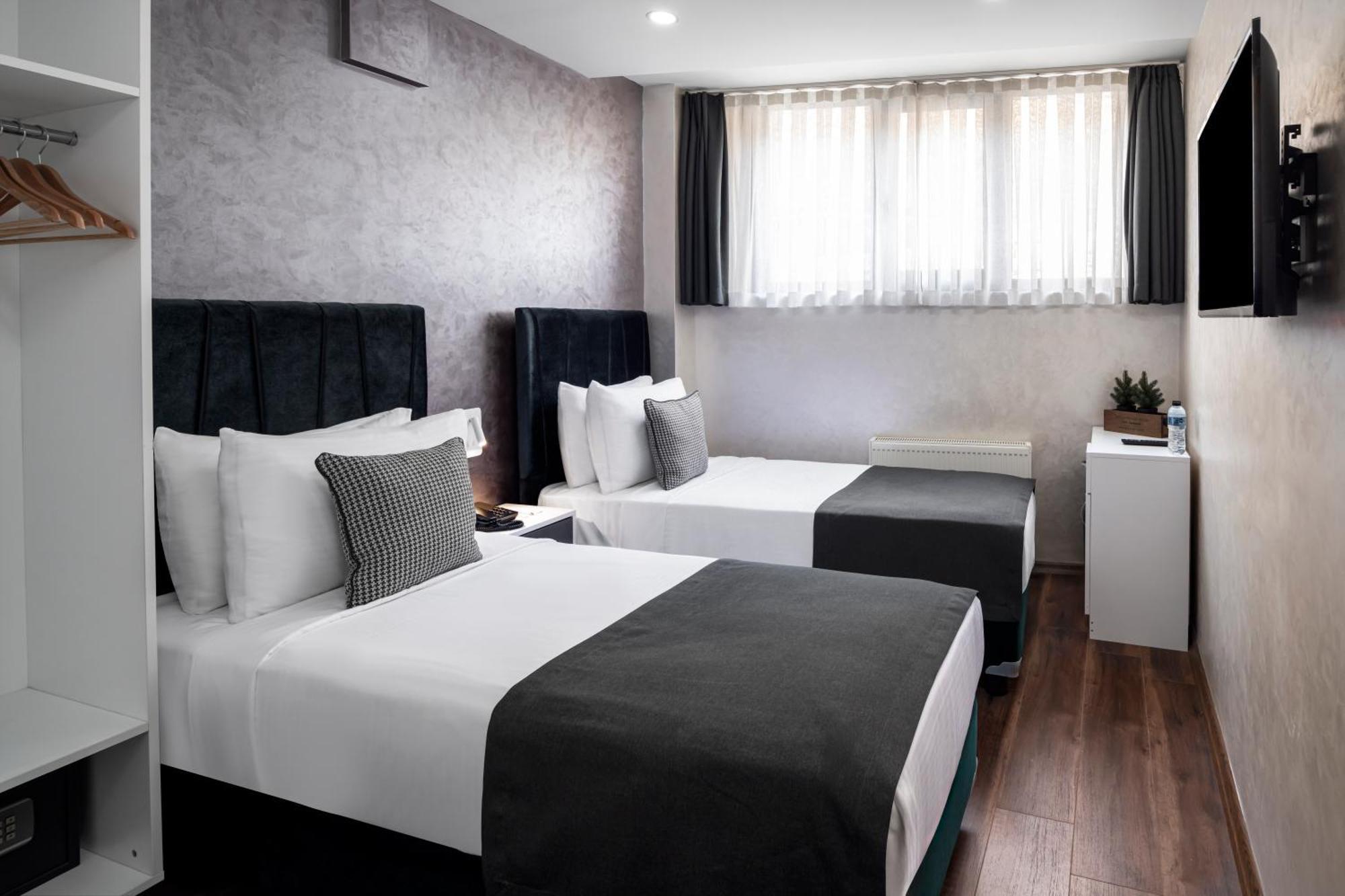 Istanbul Efes Hotel Room photo