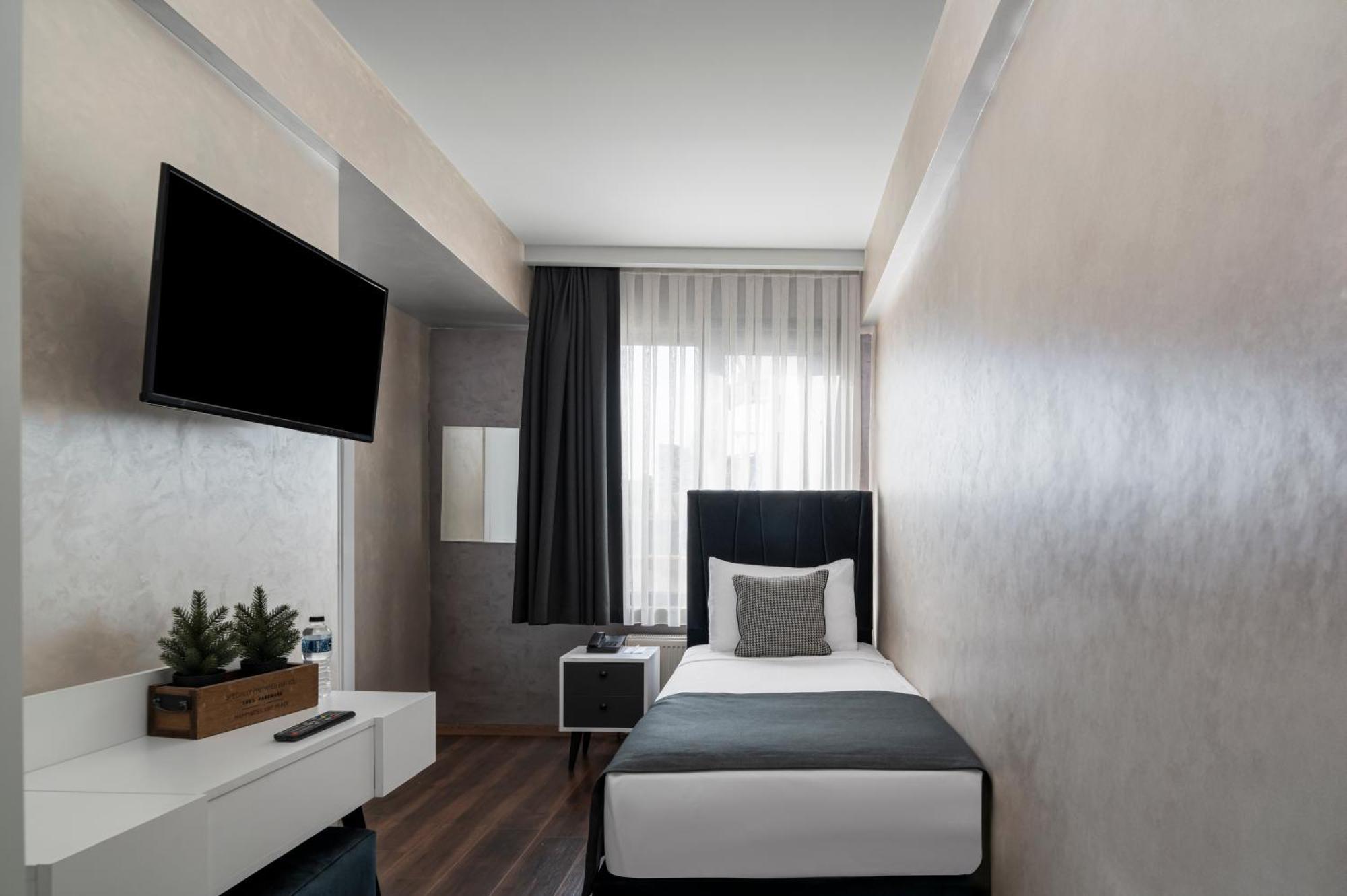 Istanbul Efes Hotel Room photo