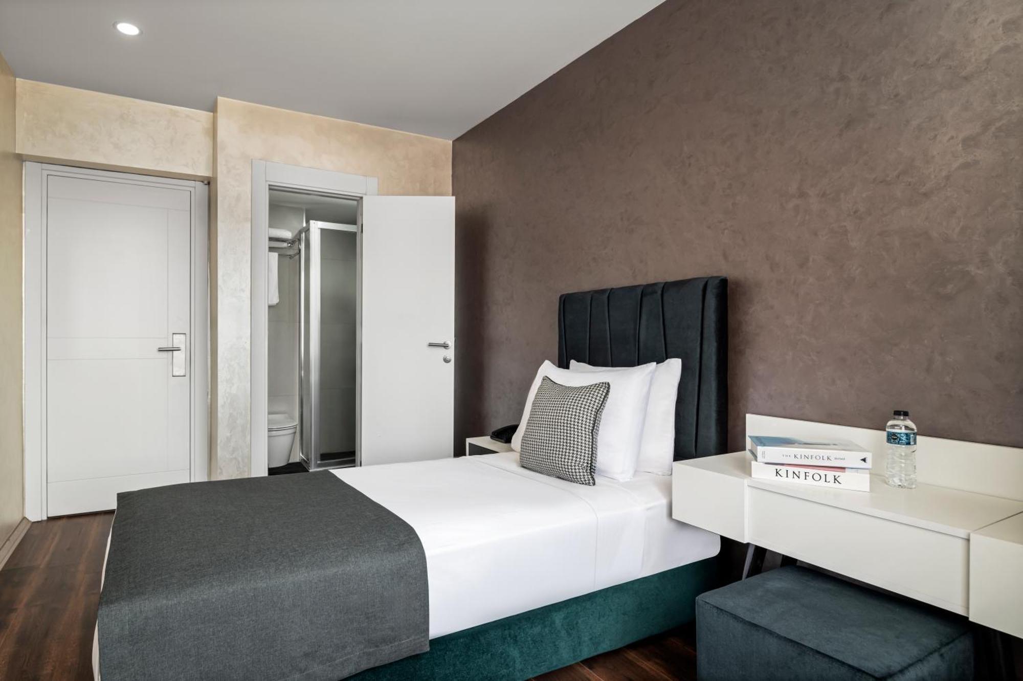 Istanbul Efes Hotel Room photo